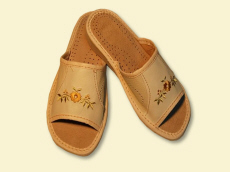 alueelliset tossut tuotteet ortopediset kengät aitoa nahkaa Puola