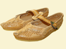 alueelliset tossut tuotteet ortopediset kengät aitoa nahkaa Puola